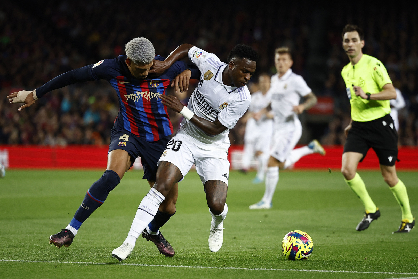 Soi kèo Real Madrid vs Barcelona ngày 15/1